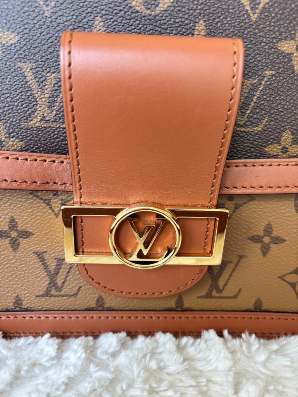 Louis Vuitton Dauphine MM Handbag - Picture 11 of 12